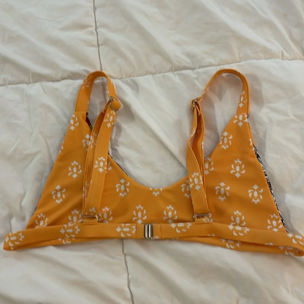 Bikini - Picture 4 of 5